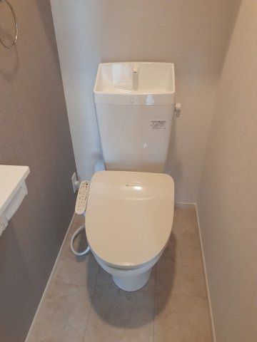 コンフィアンサ　トレスのトイレ
