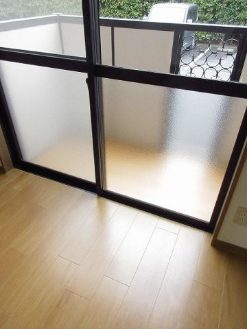 ロ－タスビレジ一番館のバルコニー