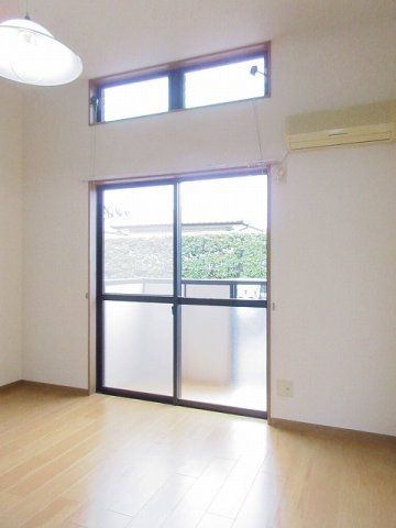 ロ－タスビレジ一番館の内装