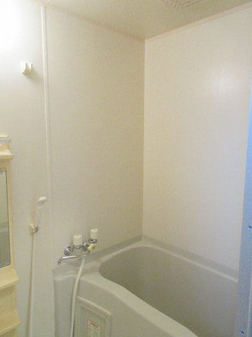 ロ－タスビレジ一番館の浴室