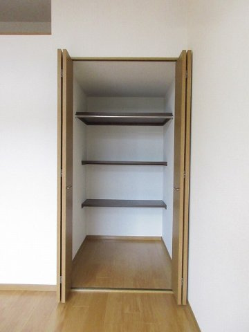 ロ－タスビレジ一番館の収納