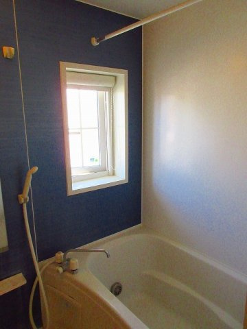 ア－バンヒルズＢの浴室