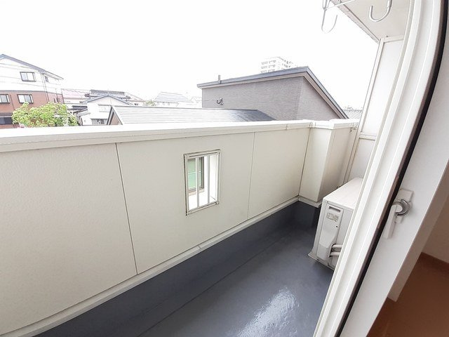 ア－バンヒルズＡのバルコニー