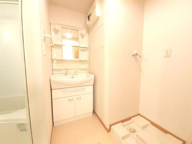 ア－バンヒルズＡの洗面所