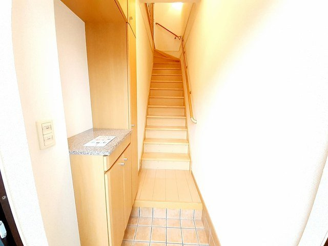 ア－バンヒルズＡの玄関