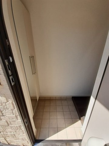 メゾン・ルミエール　Ｂの玄関