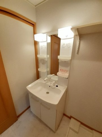 サン・カンナ・リリー　Ⅰの洗面所