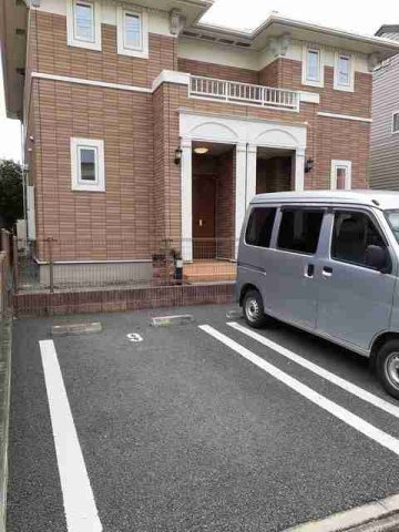 フィオーレツカサⅢ　Ａ棟の駐車場