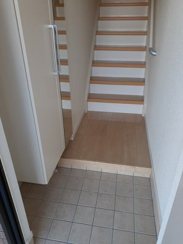 ニューライズ和Ｃの玄関