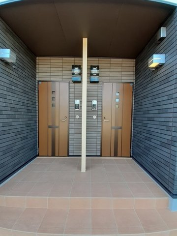 ファーネスト・クヌギのエントランス