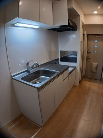 シルエットのキッチン