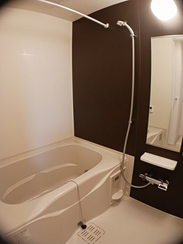 シルエットの浴室