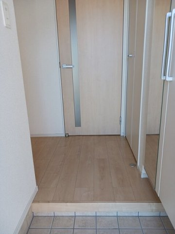 ニューライズ和Ｃの玄関