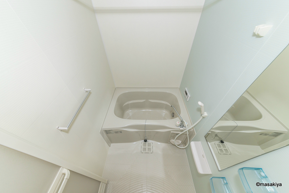 プリムローズ　Ｂの浴室|お風呂　追い焚き・浴室乾燥機付きです。