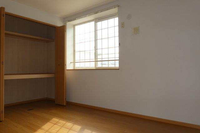 ＰＲＩＮＣＥ　ＣＯＵＲＴ　Ａの寝室|洋室