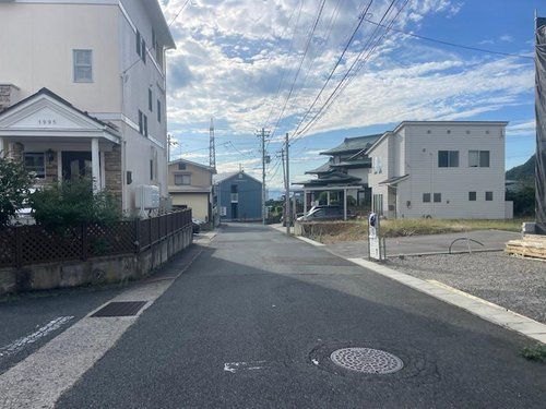 山形市東山形【新築建売住宅】1号棟の前面道路含む現地写真|前面道路