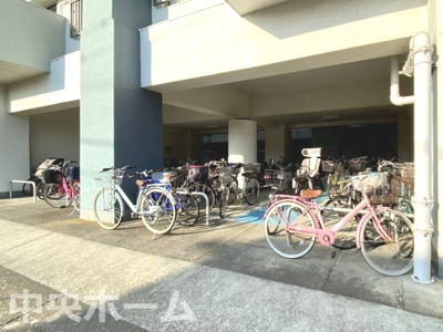 【駐輪場】 | 北砂四丁目住宅 | 【自転車置き場】最新の空き状況や費用などの詳細は担当スタッフまでお問い合わせください。
