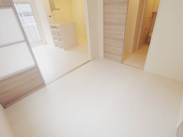 ヴェールビレッジ三戸の洋室