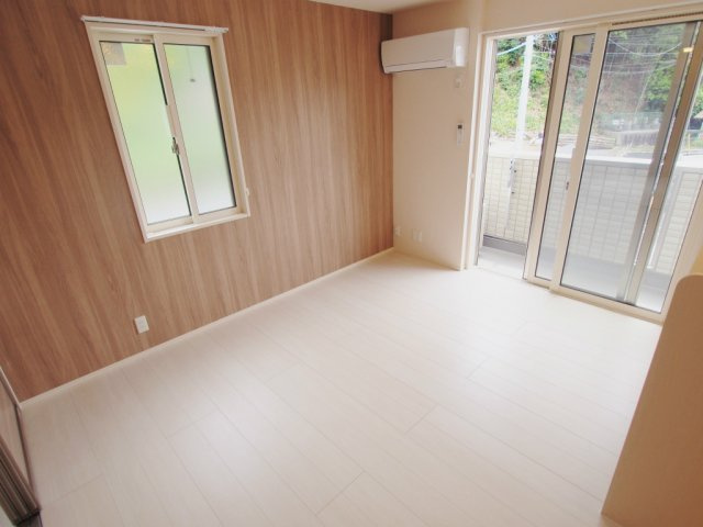 ヴェールビレッジ三戸の居間・リビング