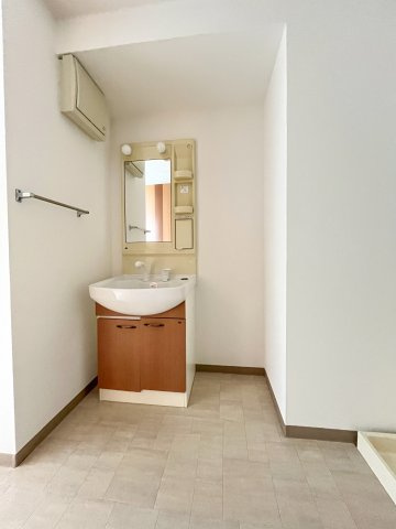 ライラックの洗面所