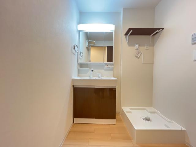 プリムール帆待川の洗面所|洗髪洗面化粧台