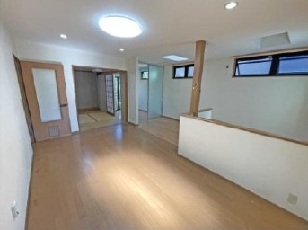 中古戸建　東松山市殿山町33-8の居間・リビング