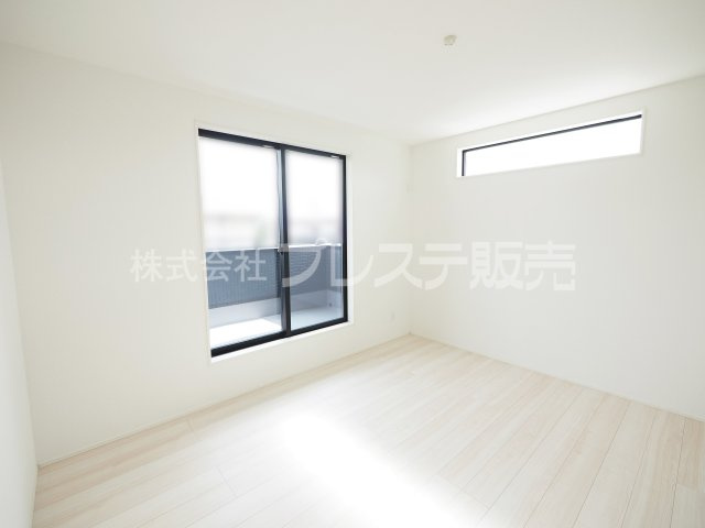 奈良市押熊町の新築一戸建 全５区画の洋室|現地写真（４号地２階洋室）