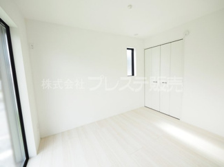【洋室】 | 奈良市押熊町の新築一戸建 全５区画 | 現地写真（４号地１階洋室）南向きですので、陽あたり良好です♪