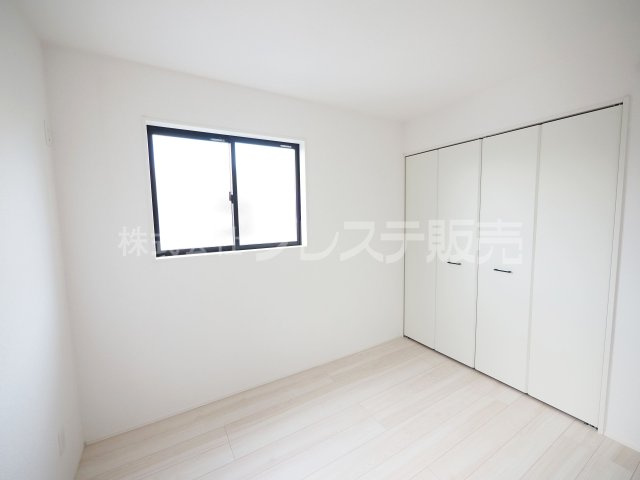 奈良市押熊町の新築一戸建 全５区画の洋室|現地写真（５号地２階洋室）