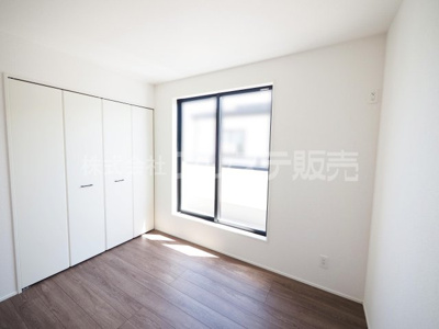 【洋室】 | 奈良市押熊町の新築一戸建 全５区画 | 現地写真（１号地２階洋室）全室南向きですので、陽あたり良好です♪
