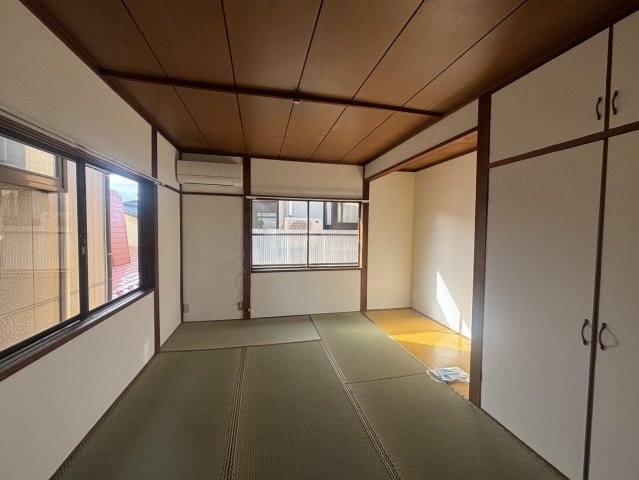 新潟市中央区姥ケ山２丁目のアパートの居間・リビング