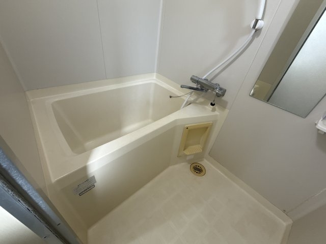 ハイツRIVER WESTの浴室