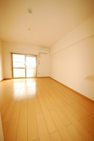 エルモソ　ピソの内装