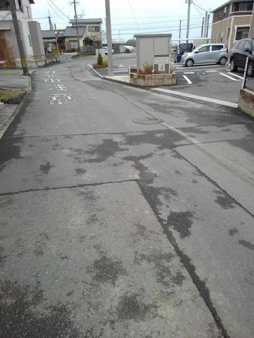 アヴニール　ベルⅠの駐車場