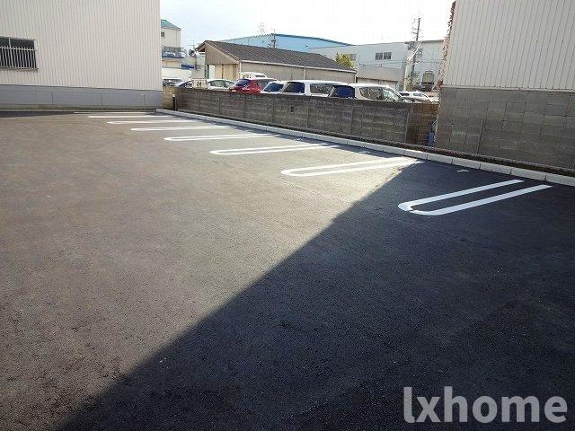 Ｌａ　Ｌｕｃｅの駐車場