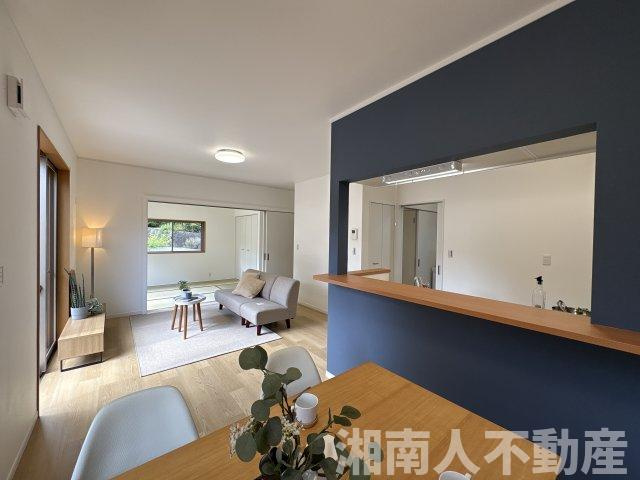 平塚市めぐみが丘２丁目　戸建の居間・リビング|居間です