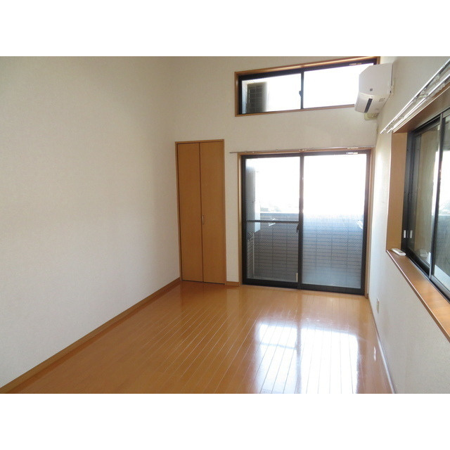 アルブル堅粕の居間・リビング