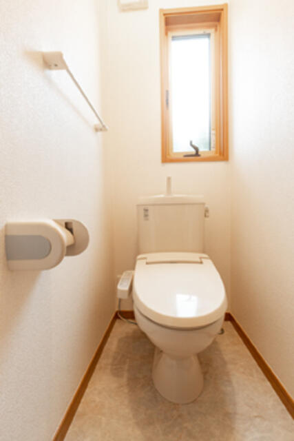 川崎市麻生区百合丘２丁目のテラスのトイレ|。