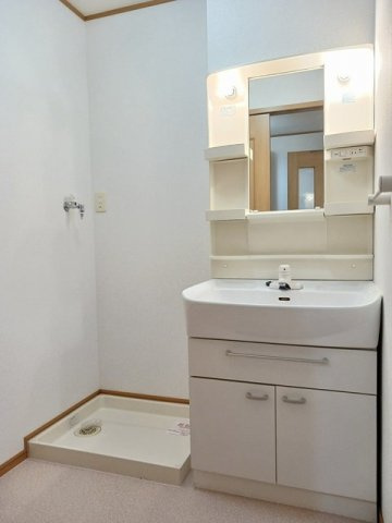 トマト・ラ・ル－ナの洗面所|使いやすい洗面所です