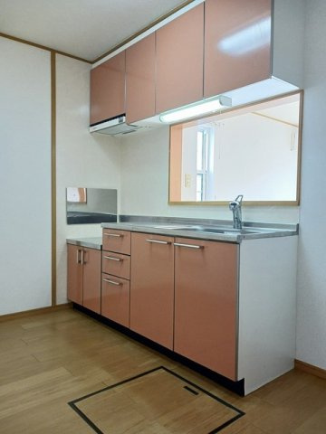 トマト・ラ・ル－ナのキッチン|使いやすいキッチンです