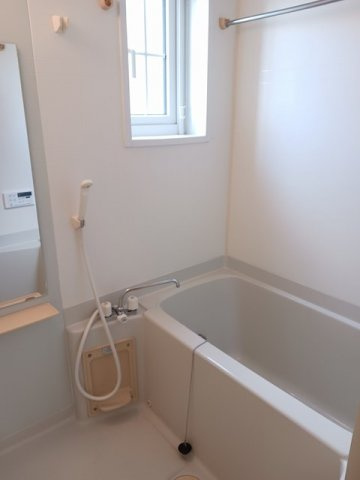 トマト・ラ・ル－ナの浴室|きれいなお風呂です