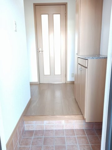 トマト・ラ・ル－ナの玄関|きれいな玄関です