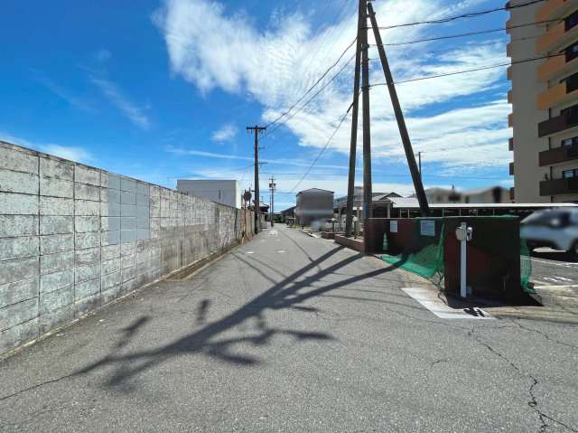 【その他】 | ラウムズ富洲原 | 前面道路　北東側