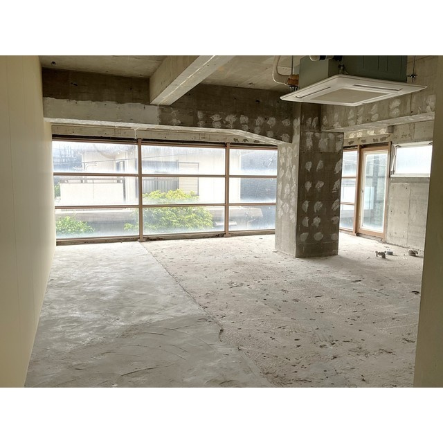 松岡ビルの居間・リビング|ゆったりとした居間です