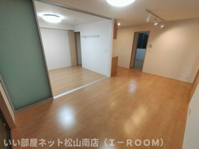 【居間・リビング】 | アルフラット椿 Ｂ棟