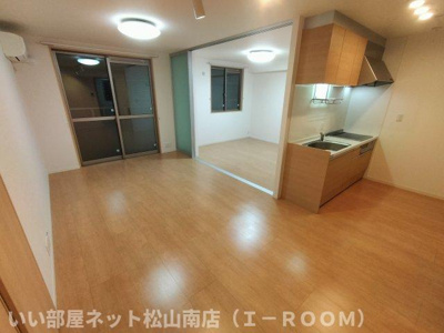 【居間・リビング】 | アルフラット椿 Ｂ棟