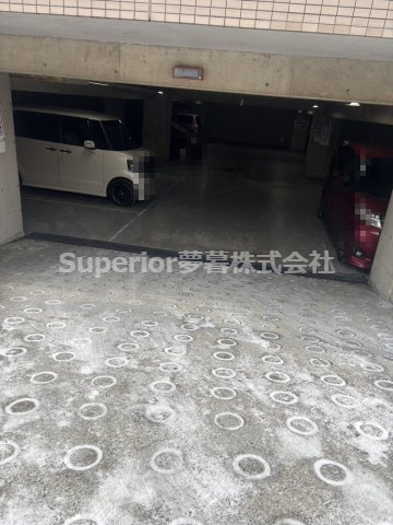 大津市長等２丁目の中古マンションの駐車場