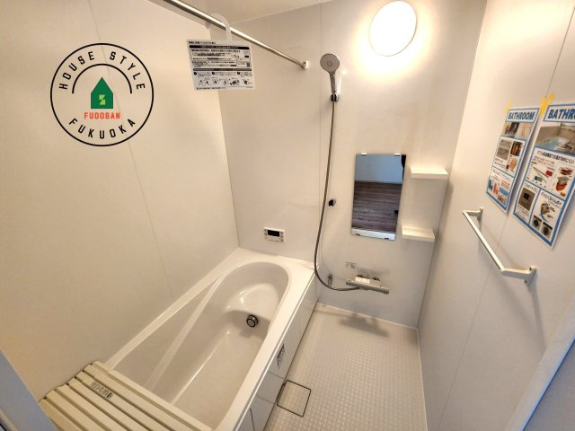 春日市天神山4丁目第2-1棟（1号棟）の浴室|1日の疲れを癒してくれる広々バスルーム。雨の日のお洗濯にも大活躍な浴室乾燥機付です！