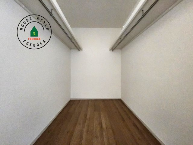 春日市天神山4丁目第2-1棟（1号棟）の収納|洋服や大きな荷物が多い方や人数の多いご家族などは、一般的なクローゼットよりもウォークインクローゼットのほうが使い勝手が良いです。