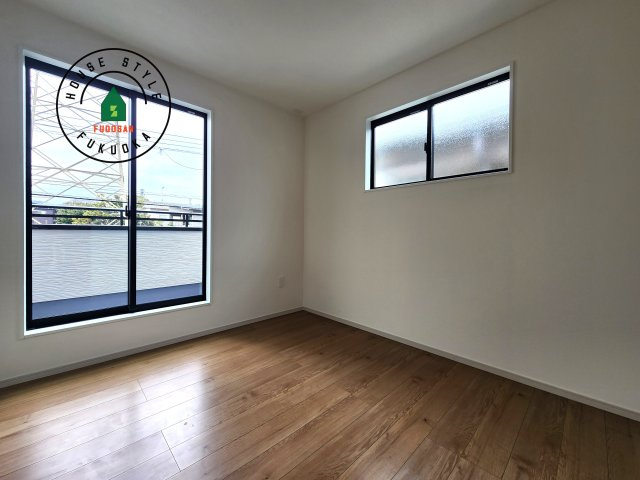 春日市天神山4丁目第2-1棟（1号棟）の洋室|落ち着いた色調の洋室です。